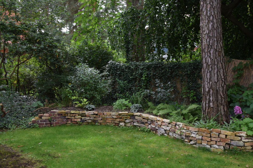 landhausvilla mit garten und baumbestand 14