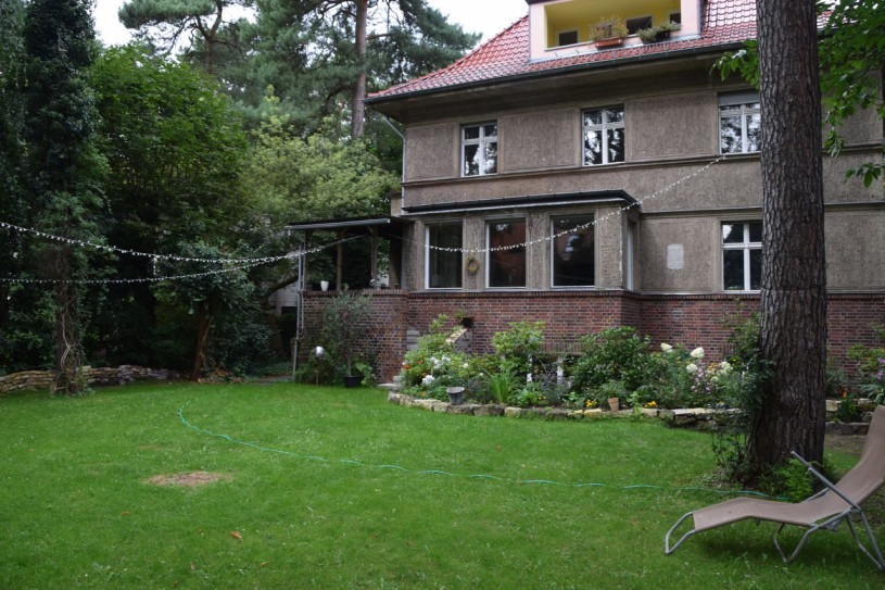 landhausvilla mit garten und baumbestand 3