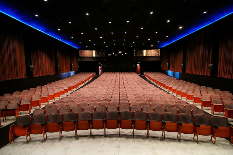 plus74 retro cinema usa california location2