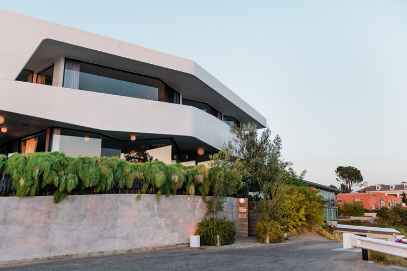 plus74 white vila usa la hollywood location16