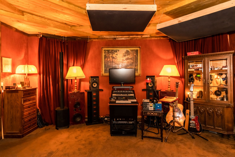 pluche74 1920 roaring hideaway 25