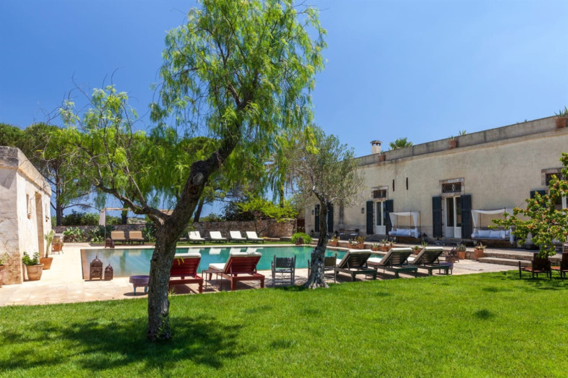 plush74 a cinematic masseria in puglia 22