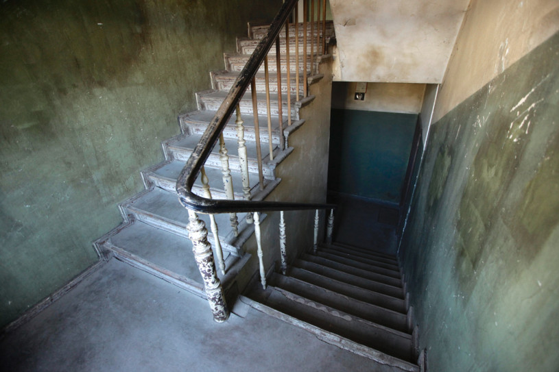 plush74 abandoned staircase 10 (3)