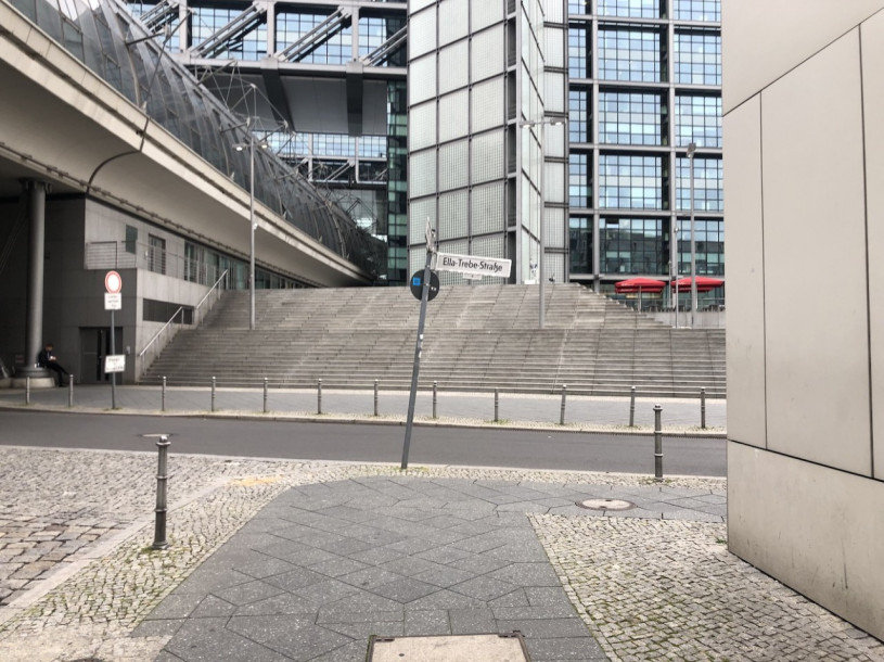 peluche74 berlino street scouting servizio moderno film agenzia fotografica 1