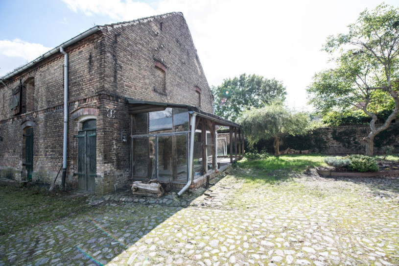 plush74 berlinarea germany melhof farm remise shooting event00003