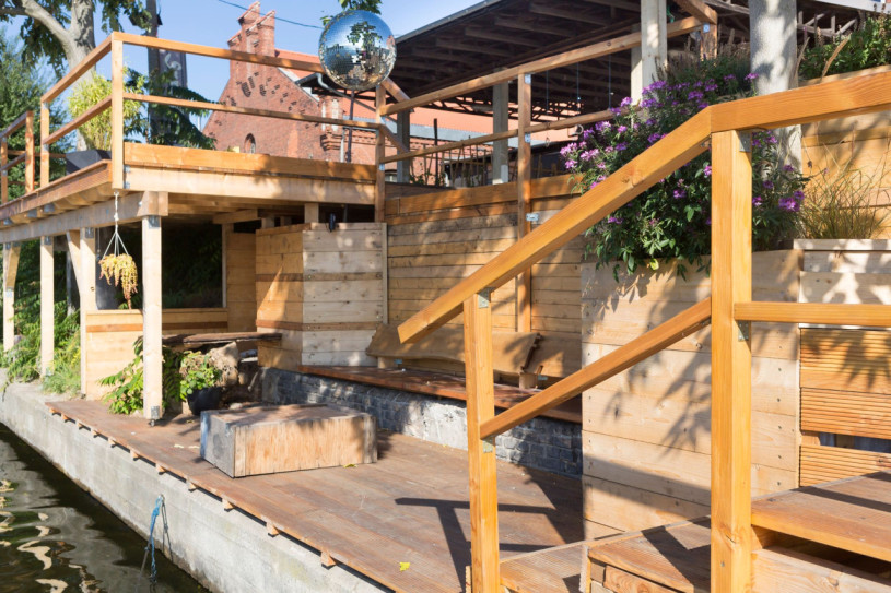 peluche74 affascinante terrazza industriale con molo d'acqua 8