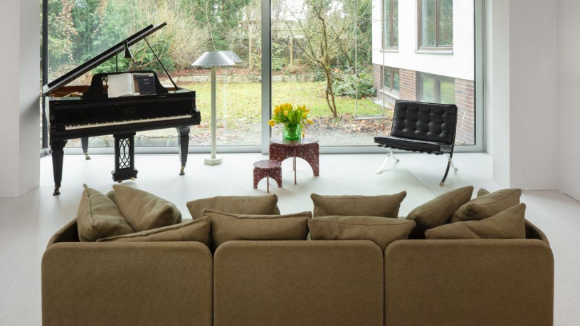 plush74 cinematic mid century designer retreat with garden views 30