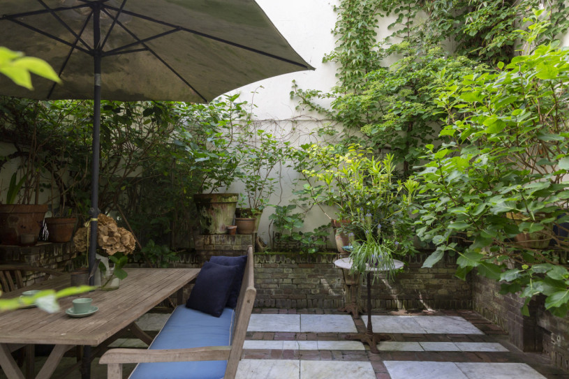 plush74 classic canal house location amsterdam 26