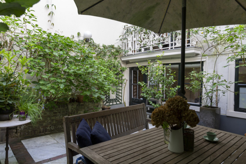 plush74 classic canal house location amsterdam 28