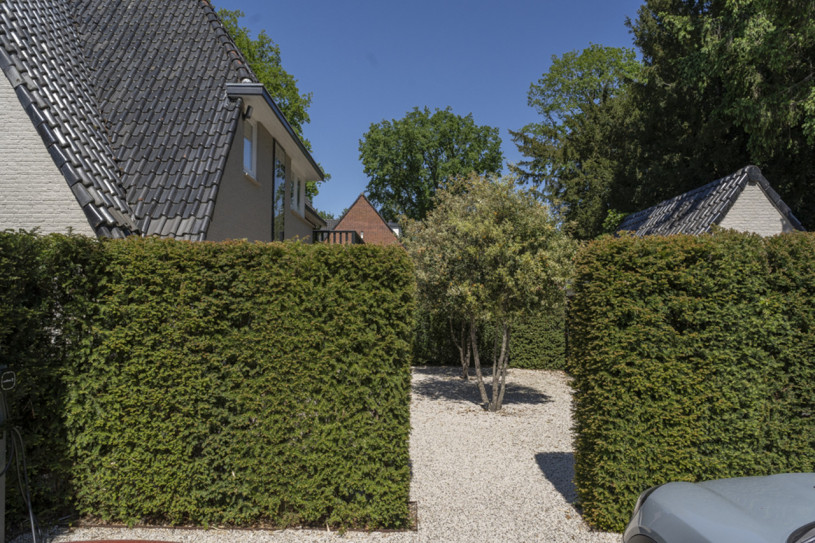 plush74 clean modern villa laren 55