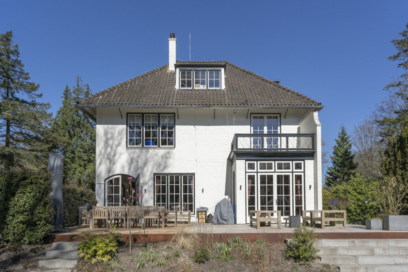 plush74 bunte Familienvilla overveen 93