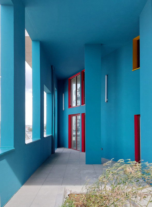 plush74 colourful brutalist housing paris 24