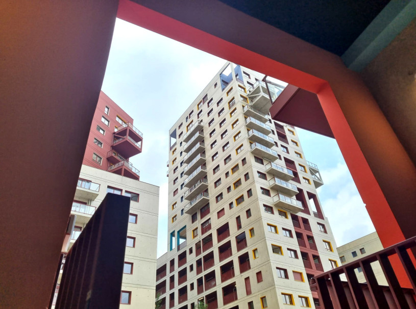 plush74 colourful brutalist housing paris 32