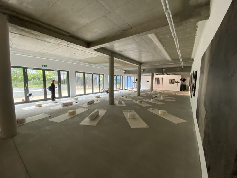 plush74 concrete art gallery 9