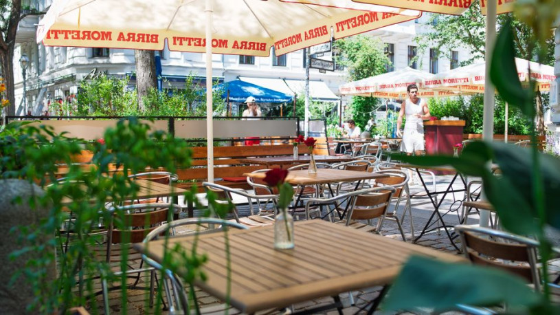 plush74 corner restaurant berlin kreuzberg 11