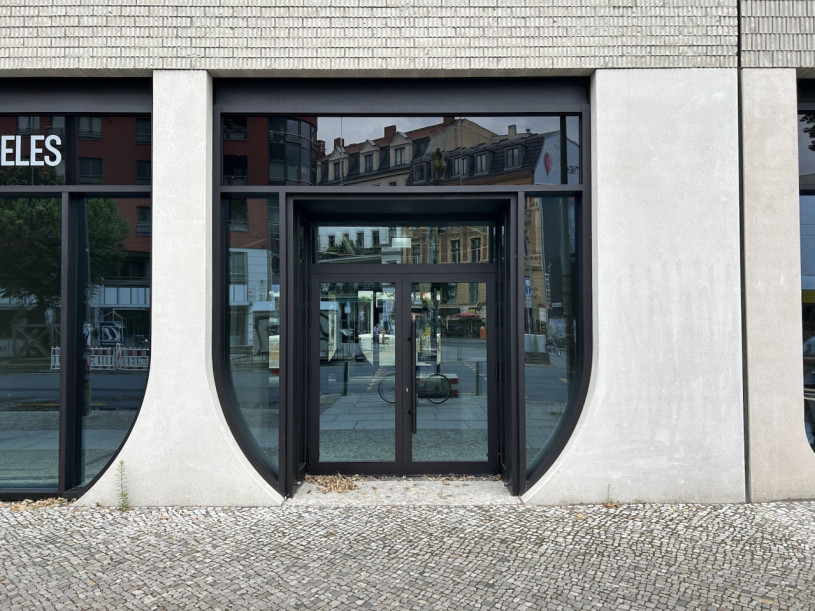 plush74 empty store space berlin mitte 5
