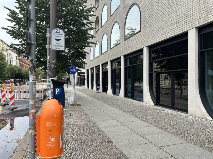plush74 empty store space berlin mitte 6