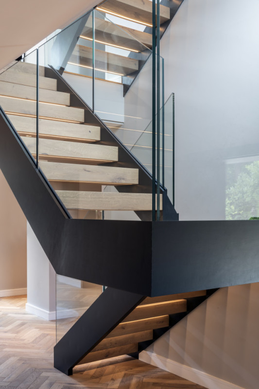 plush74 esher location house 14