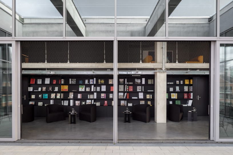 plush74 film foto evento location germania munich rooftop cucina sport suite 6