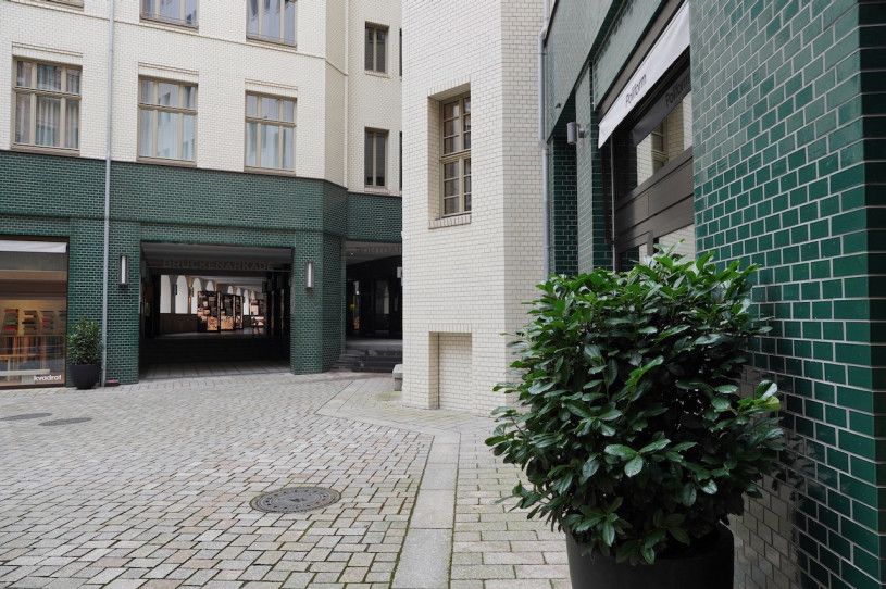 pluche74 film foto evenement locatie hamburg duitsland straten stadthof11