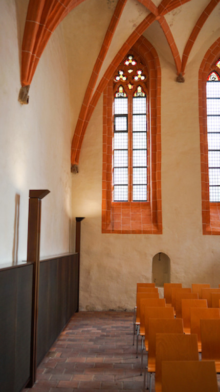 plush74 film photo shooting location scouting berlin chapel university21
