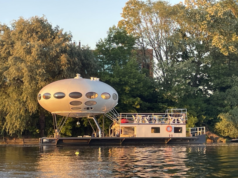 plush74 floating ufo 14