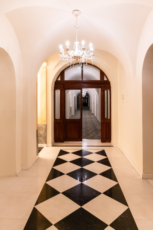 plush74 grand history hotel 3