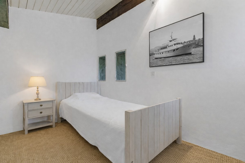 plush74 hillside villa with sea view 22