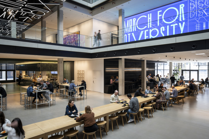 plush74 Haus der Kommunikation 10