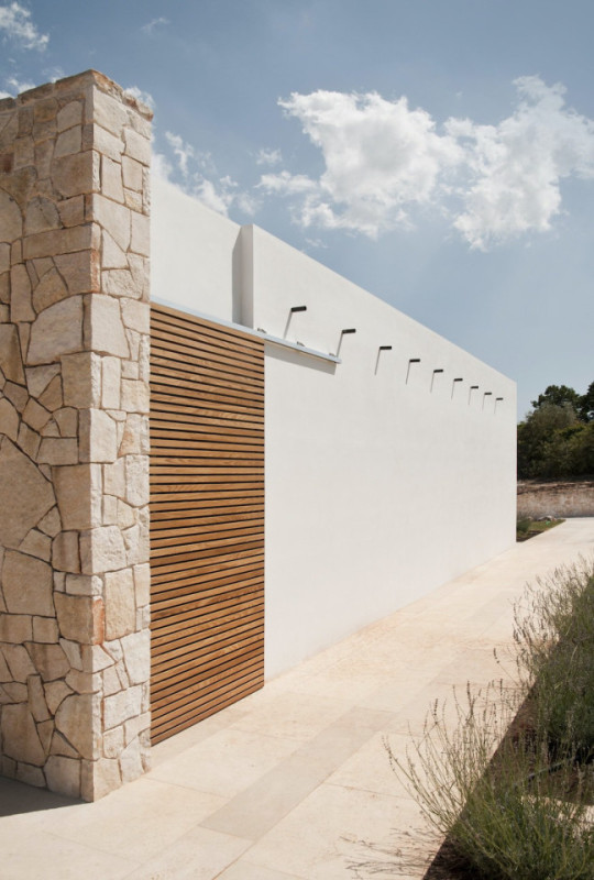 Plüsch74 Italien Apulien Location mieten Dreharbeiten Film Foto Villa Stein Garten Pool 4