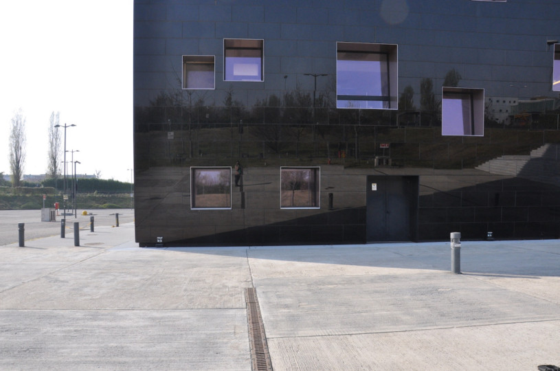 plush74 italy milano location rent shoot film photo streets parking modern architecture glass 18