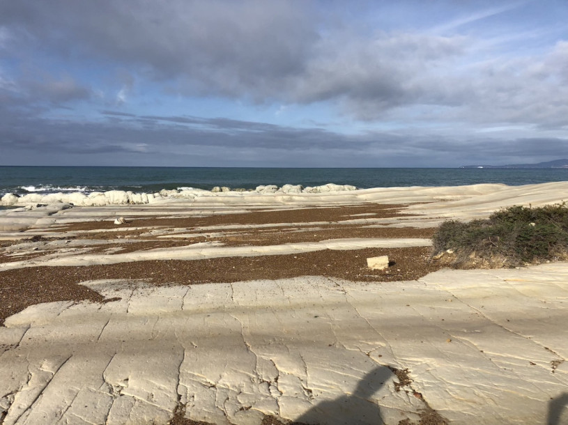 plush74 Italien Sizilien Drehort mieten Film Foto Strand Ruinen Felsen 2