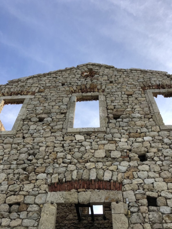 plush74 Italien Sizilien Drehort mieten Film Foto Strand Ruinen Felsen 8