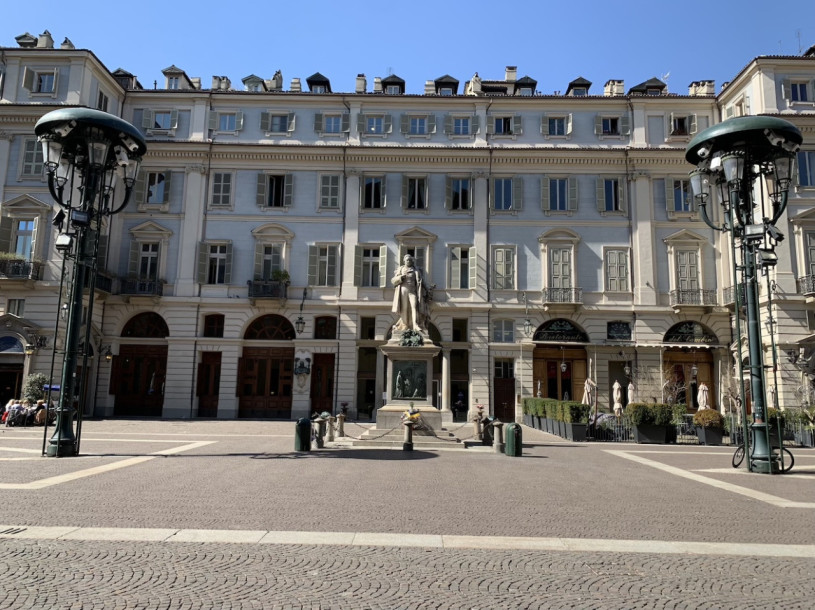 plush74 italy torino location rent shoot film photo streets piazza 1 (1)