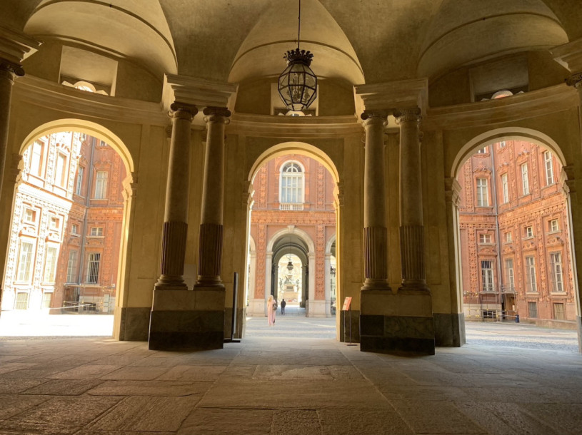 plush74 italy torino location rent shoot film photo streets piazza 5 (1)