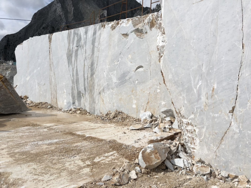 felpa74 italia toscana lugar alquiler rodaje película foto cantera de mármol montaña 27