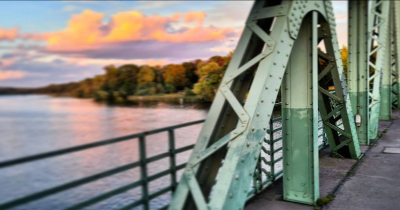 felpa74 lugar berlin glinickerbrucke foto film eventjpg2