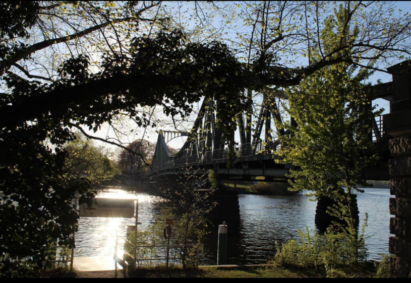 felpa74 lugar berlin glinickerbrucke foto film eventjpg5