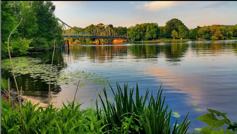 felpa74 lugar berlin glinickerbrucke foto film eventjpg6