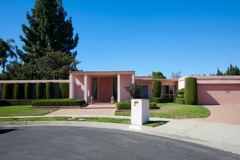 plush74 location california design vintage furniture pink palace shoot film photo fashion car scouting101