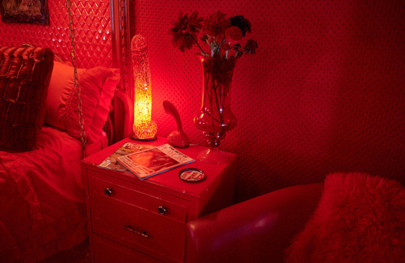 plush74 location california design vintage furniture pink palace shoot film photo fashion car scouting35