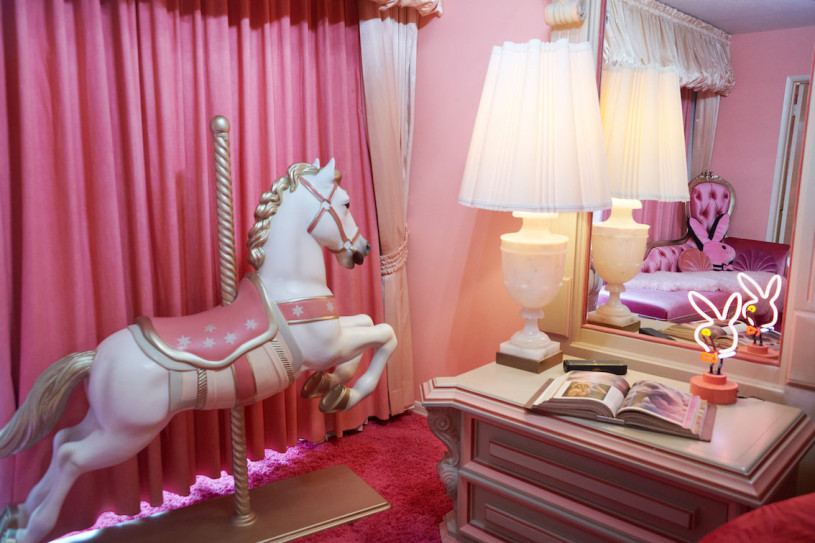 plush74 location california design vintage furniture pink palace shoot film photo fashion car scouting39