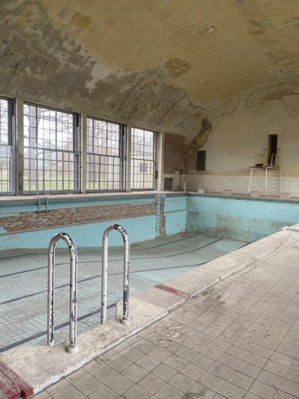 plush74 location photo film abandoned rundown concrete berlin germany48