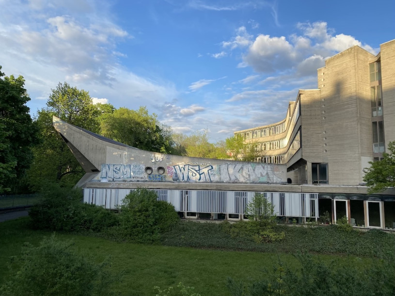 plush74 location foto film event berlin deutschland brutalismus 37