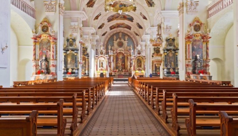 plush74 location photo film event location scouting switzerland church5