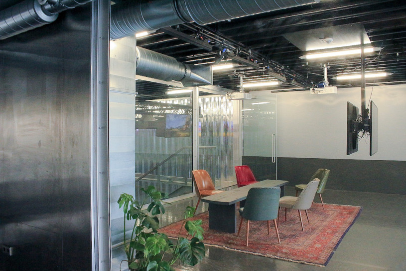 felpa74 ubicación foto película evento alquiler alemania berlín contenedor caja acero sala de exposición 1