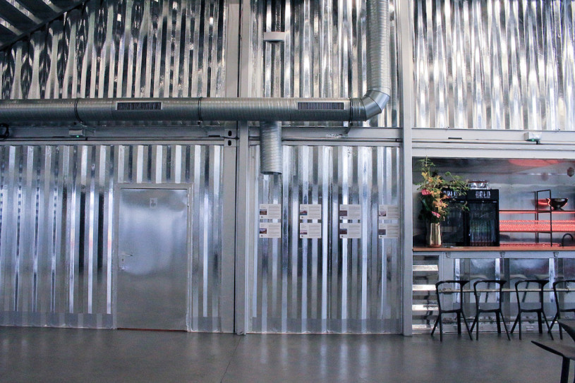 felpa74 ubicación foto película evento alquiler alemania berlín contenedor caja acero sala de exposición 19