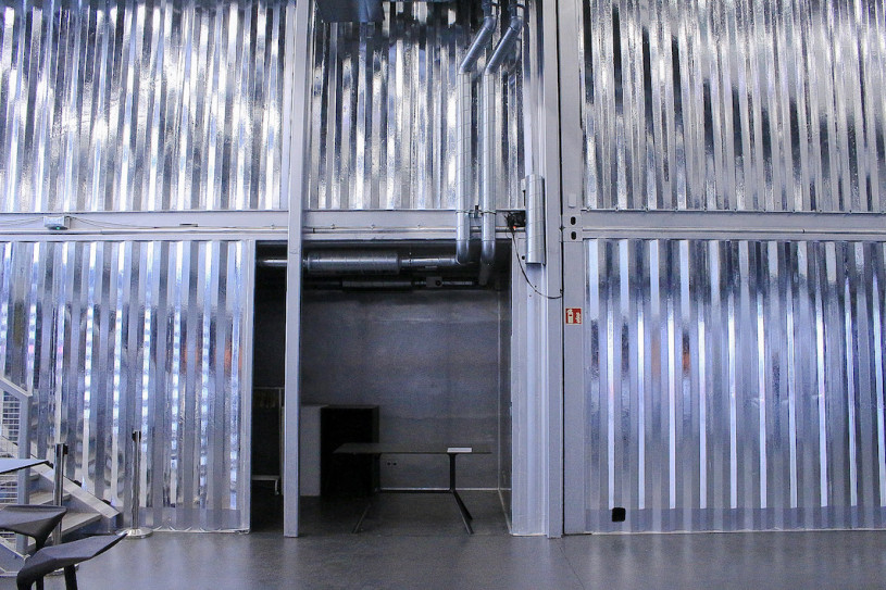 felpa74 ubicación foto película evento alquiler alemania berlin contenedor caja acero sala de exposición 20