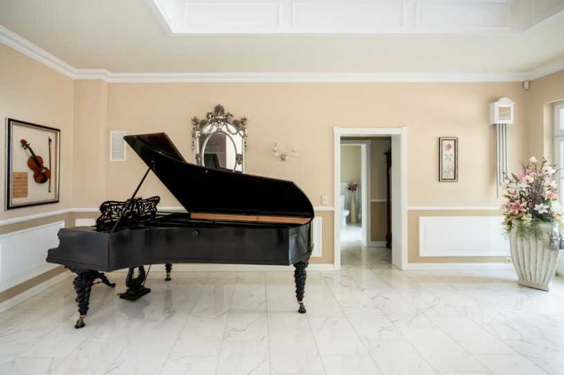 plush74 location photo film event villa spacious white luxurious deisign3