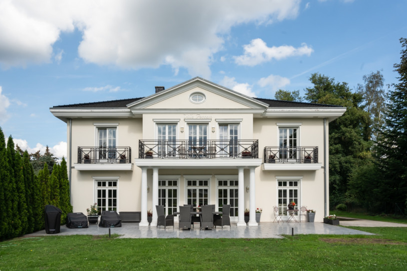 plush74 location photo film event villa spacious white luxurious deisign32